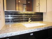 シャビーシックでフレンチカフェ風に―材料が魅力のLDK シャビーシックでフレンチカフェ風に―材料が魅力のLDK